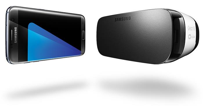 Galaxy S7 Edge with a Gear VR 